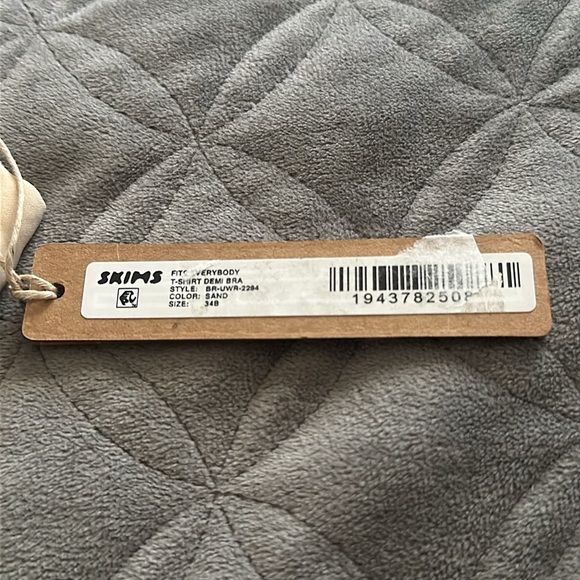 SKIMS FITS EVERYBODY T-SHIRT BRA - Picture 7 of 7